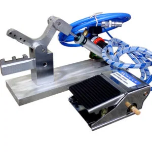 Letakkan wayar dalaman pada pemegang cakar dawai plastik