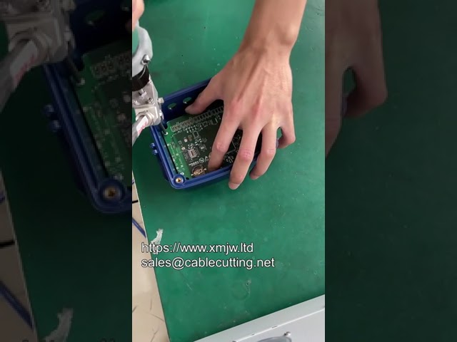 Mesin Pemutar & Pengebor Skru Automatik dengan Feeder Skru Berkelajuan Tinggi