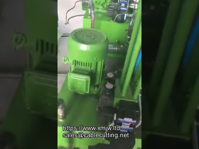 Mesin Injection Molding Kabel Pengecas Telefon – Automatik & Tepat