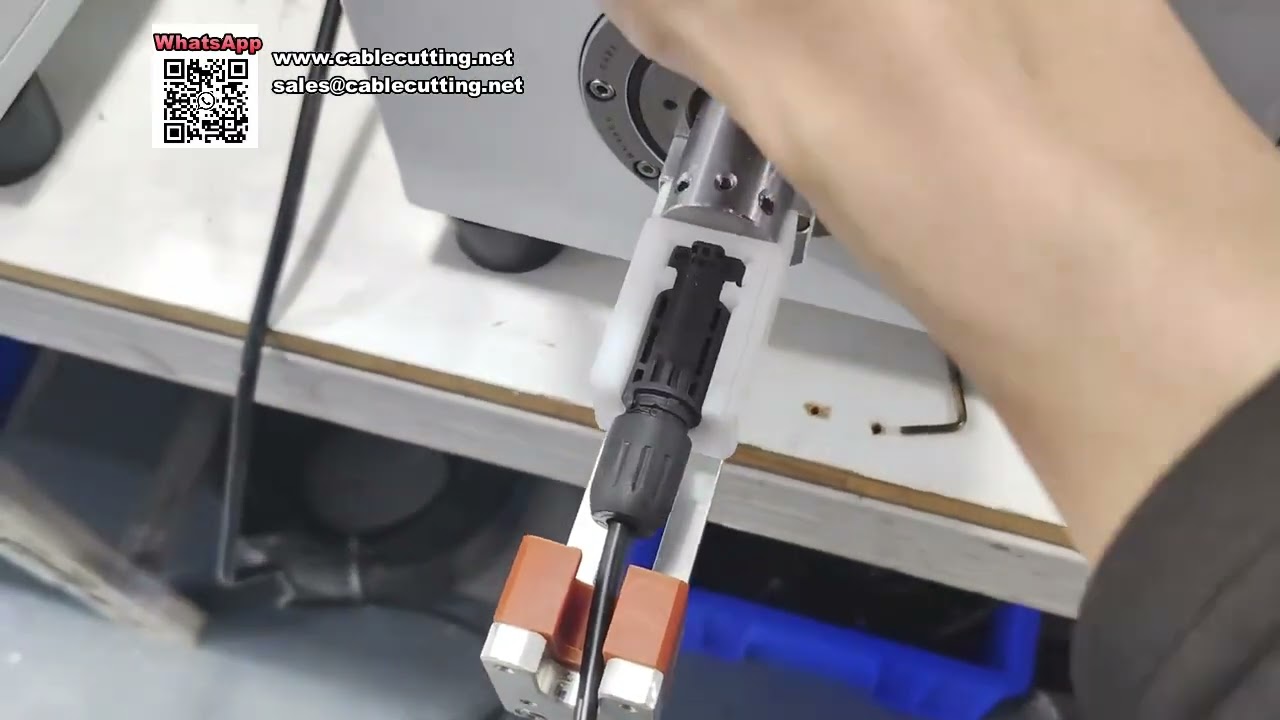 Equipamento inteligente de aperto de porcas de estação dupla para linha de fabricação de chicotes...