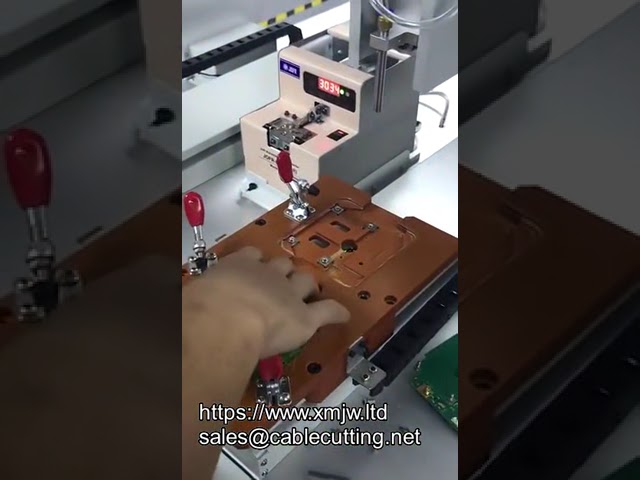 Mesin Pick and Place Skru & Nat Automatik – Penghantar Skru & Mesin Pengunci Skru